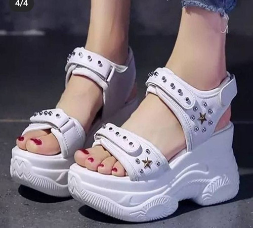 صندل زنانه اسپرت مدل لژدار پیندار (پرچکاری شده) راحتی
